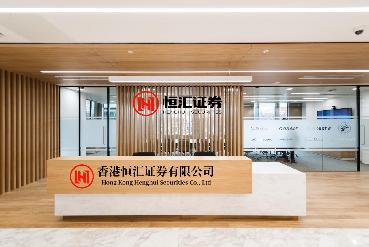 客新策略 展示反对“拜鬼”条幅，韩国男子在靖国神社附近被捕
